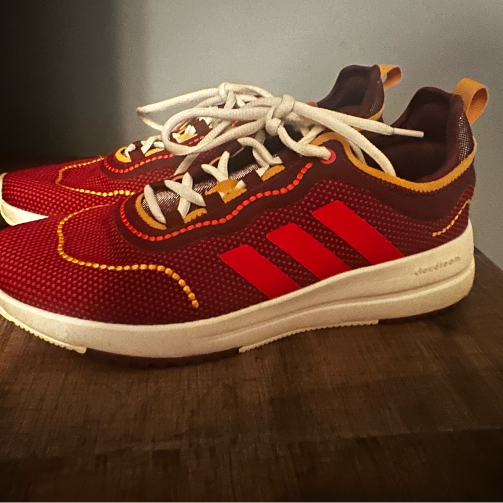 Ladies Adidas Cloudfoam Red and White Sneakers sz 7.5